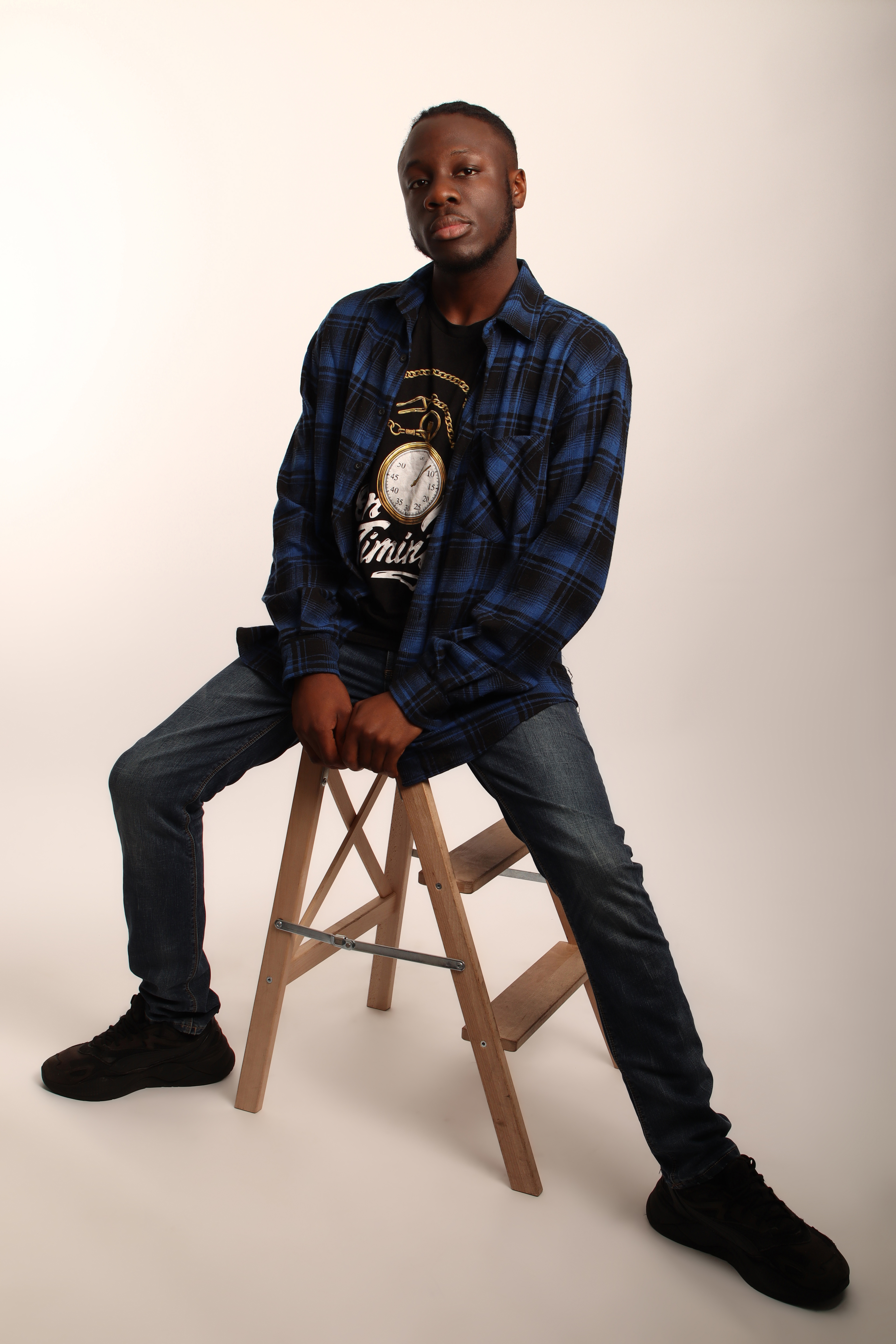Head Shot Picture of Neville Anang