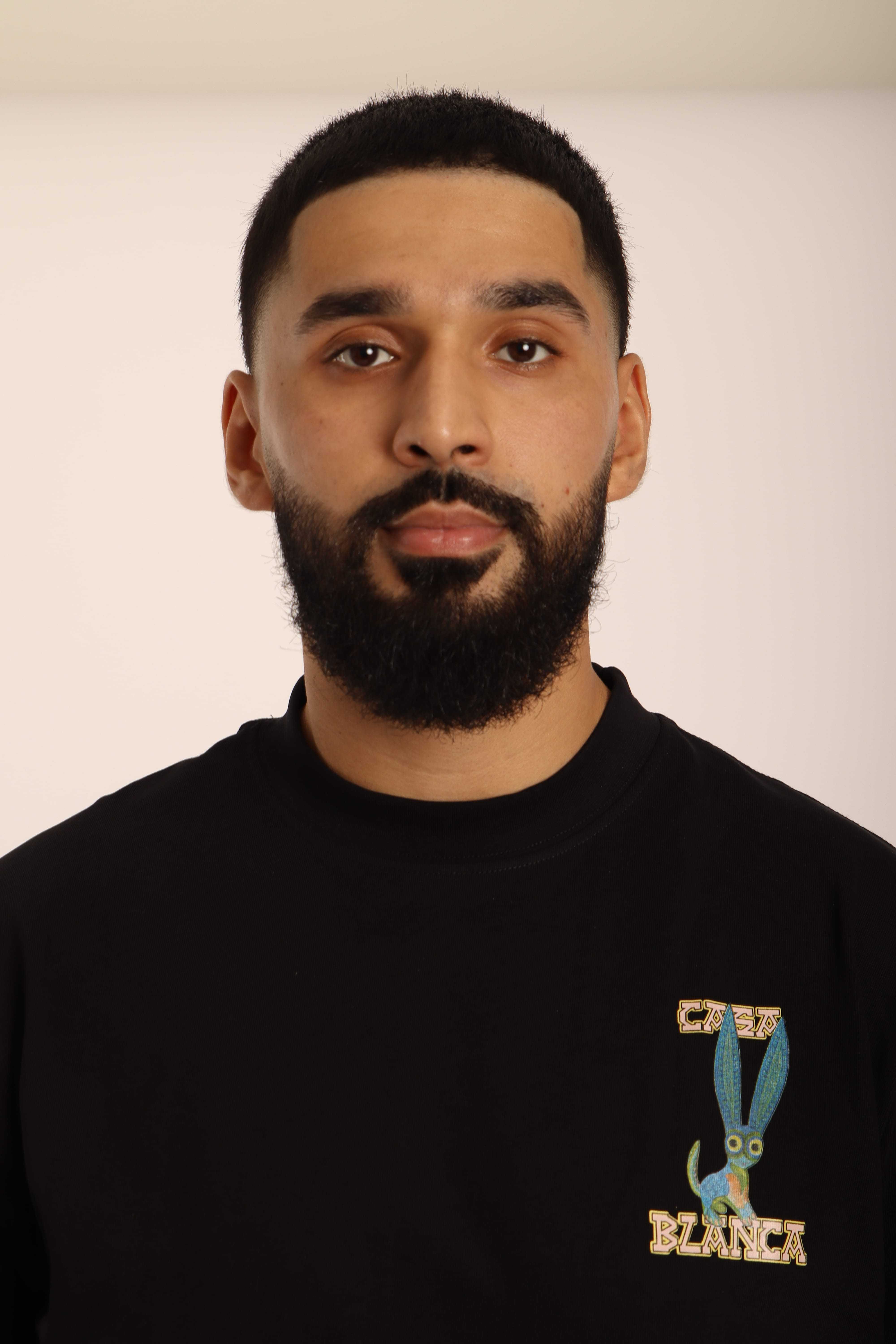 Naweed Ahmed  Dowlutzay