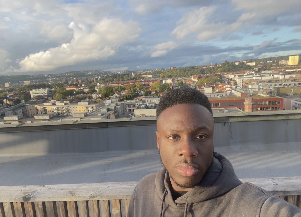 Head Shot Picture of Neville Anang