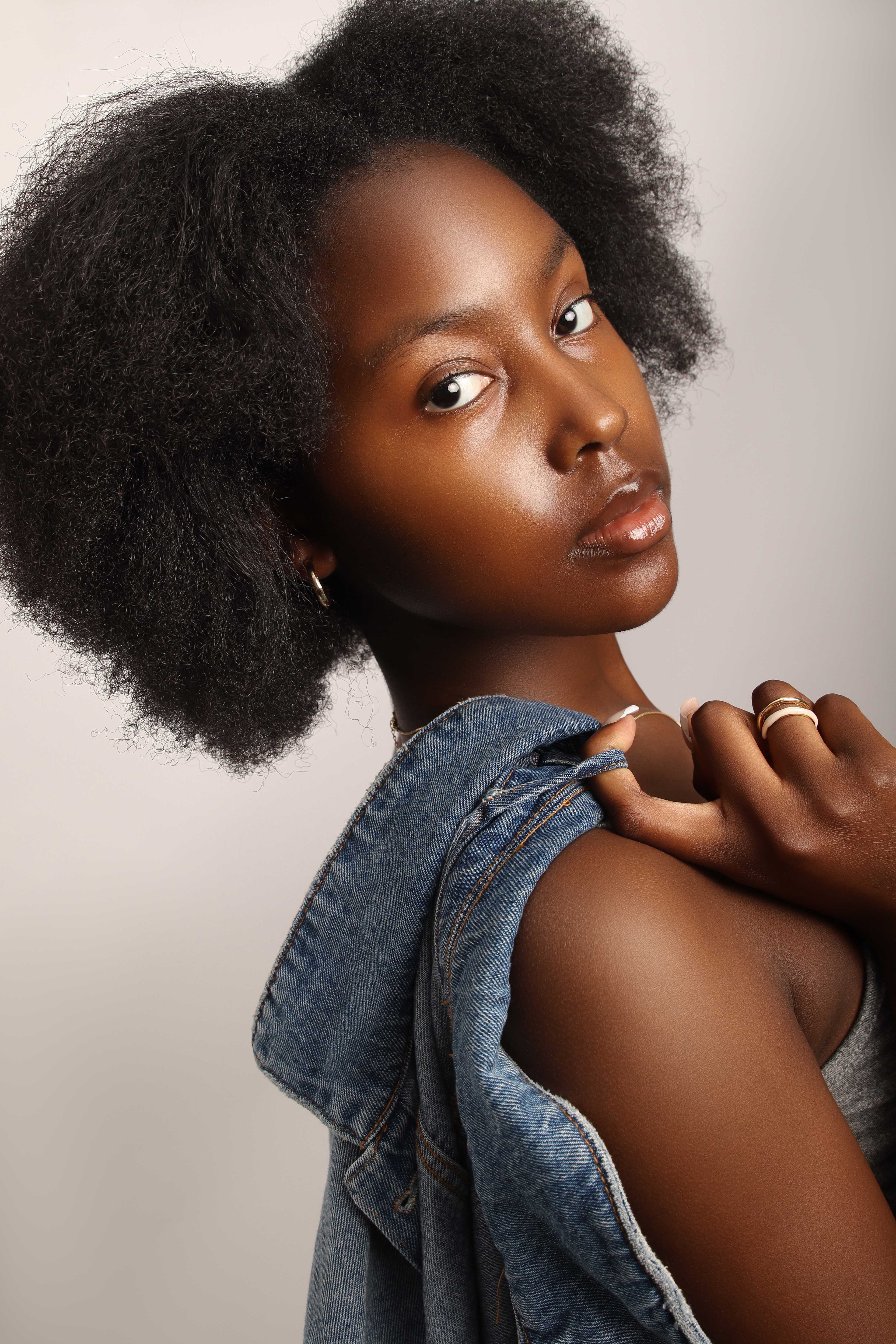 Head Shot Picture of Moyin Tolu