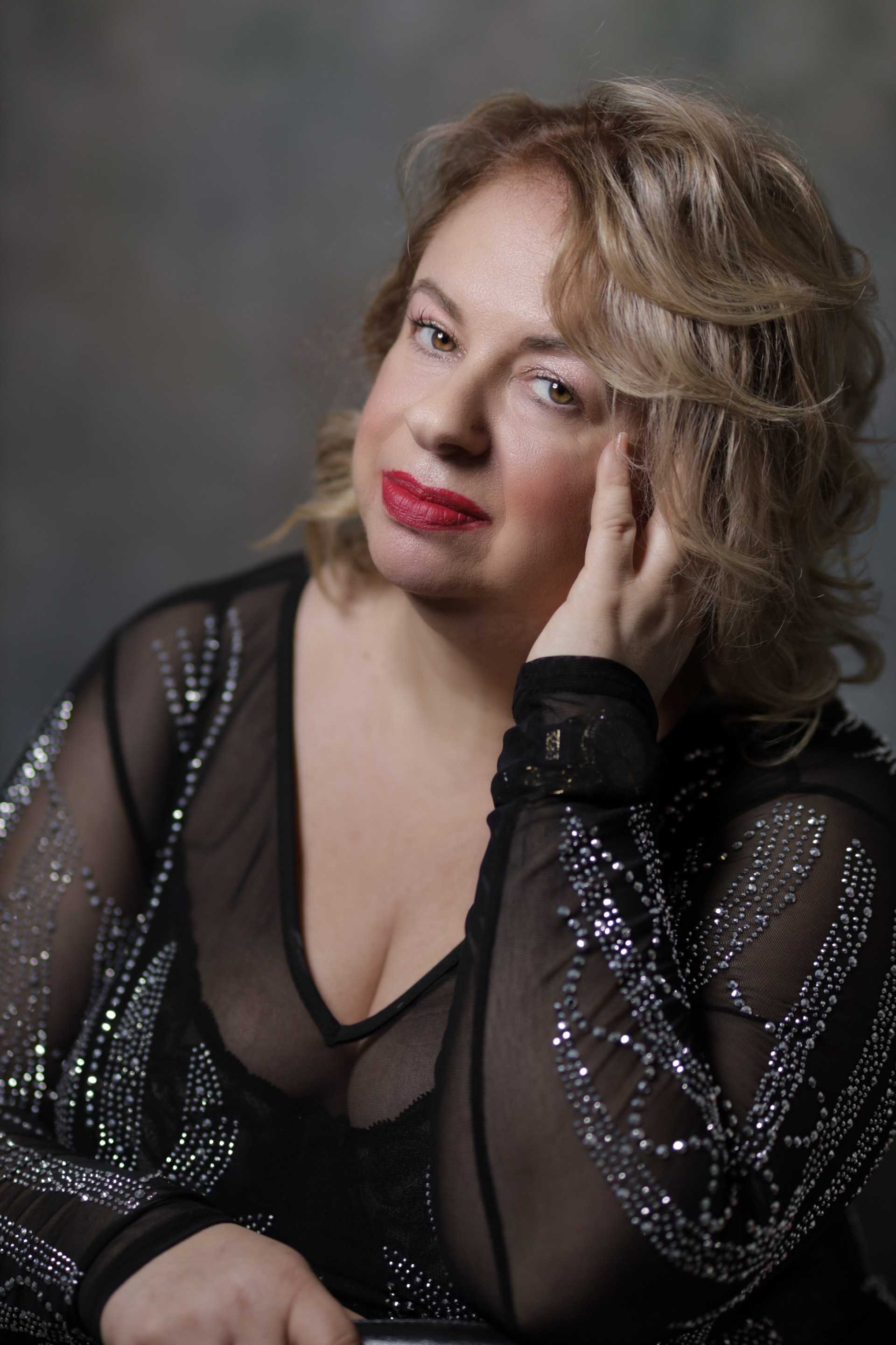 Head Shot Picture of Charmaine  Wohlmann