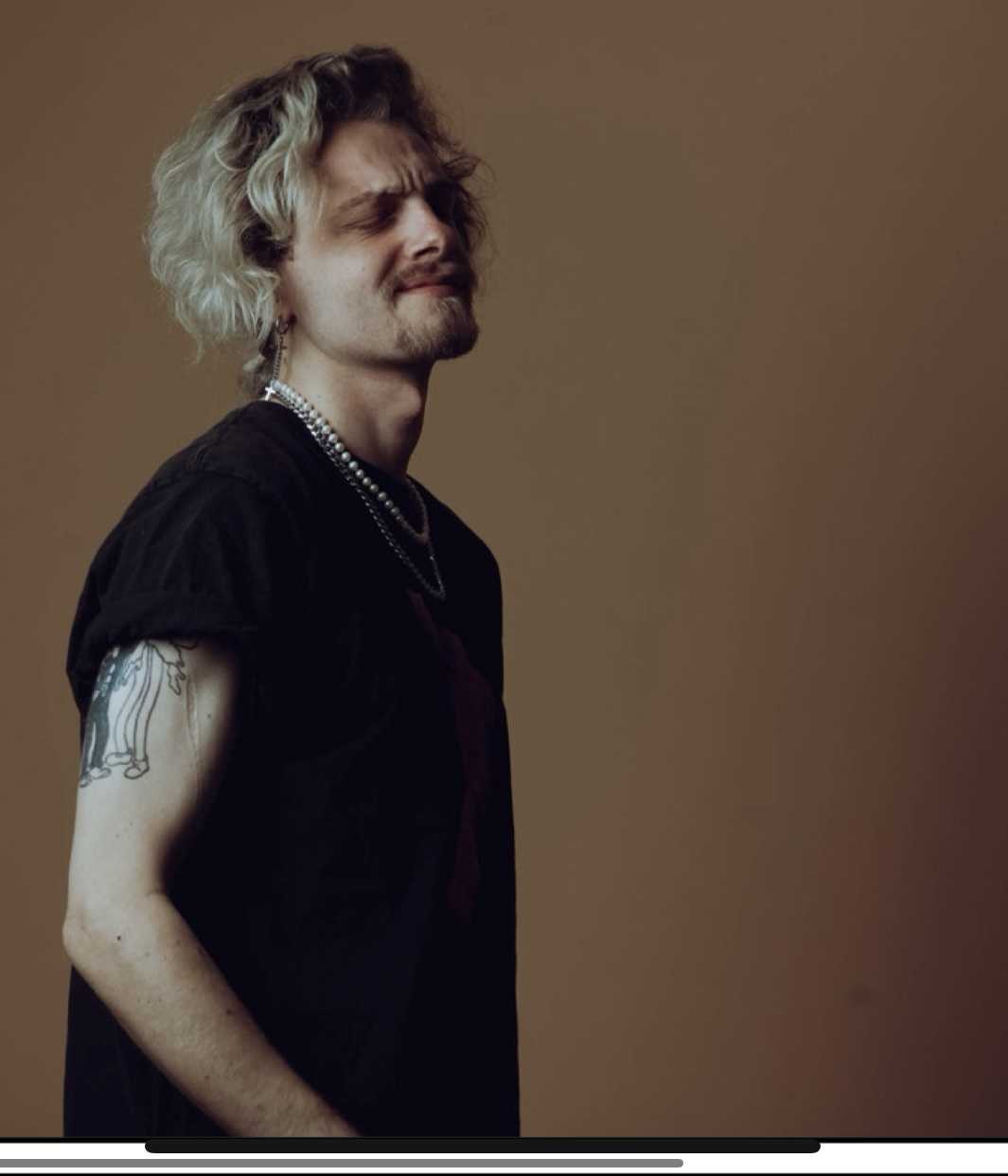 Polaroids of Oliver  Seth 